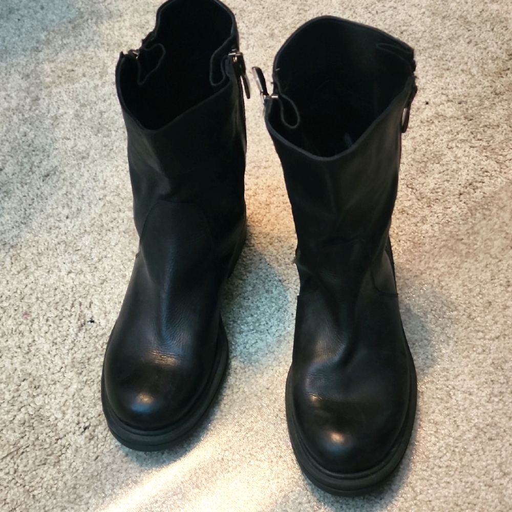 Black Leather Boots with double Zippers